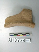 藏品(紅色夾砂陶口緣殘件)的圖片